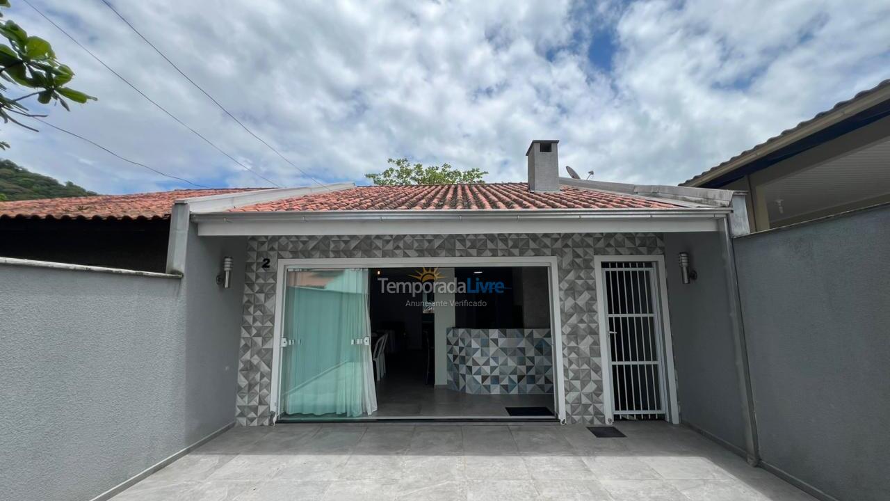 Casa para aluguel de temporada em São Francisco do Sul (Itaguaçu)