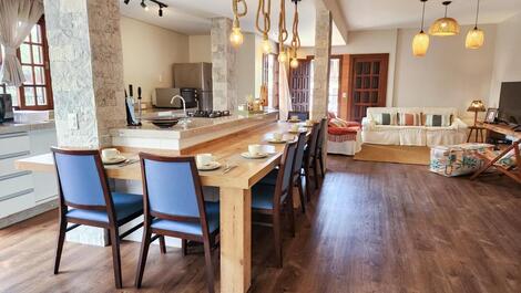 CASA ALTO PADRÃO, 3 DORMITÓRIOS EM MARISCAL