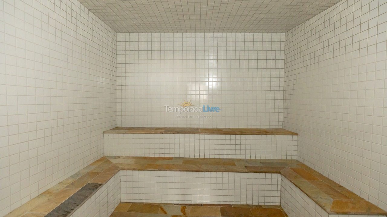 Apartamento para aluguel de temporada em Ubatuba (Praia das Toninhas)