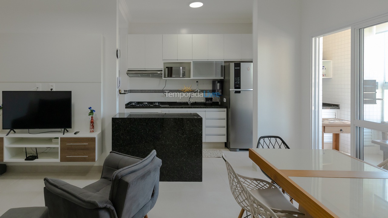 Apartamento para aluguel de temporada em Ubatuba (Praia das Toninhas)