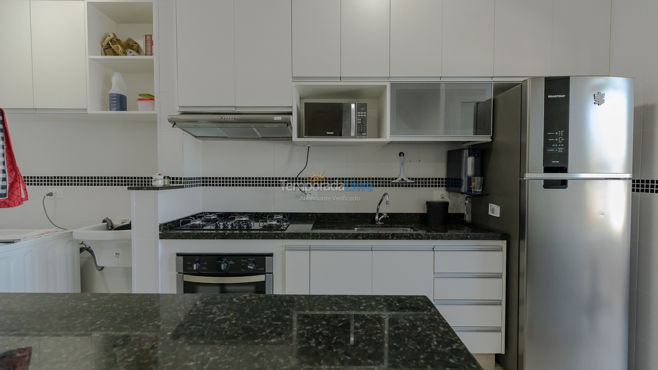 Apartamento para aluguel de temporada em Ubatuba (Praia das Toninhas)