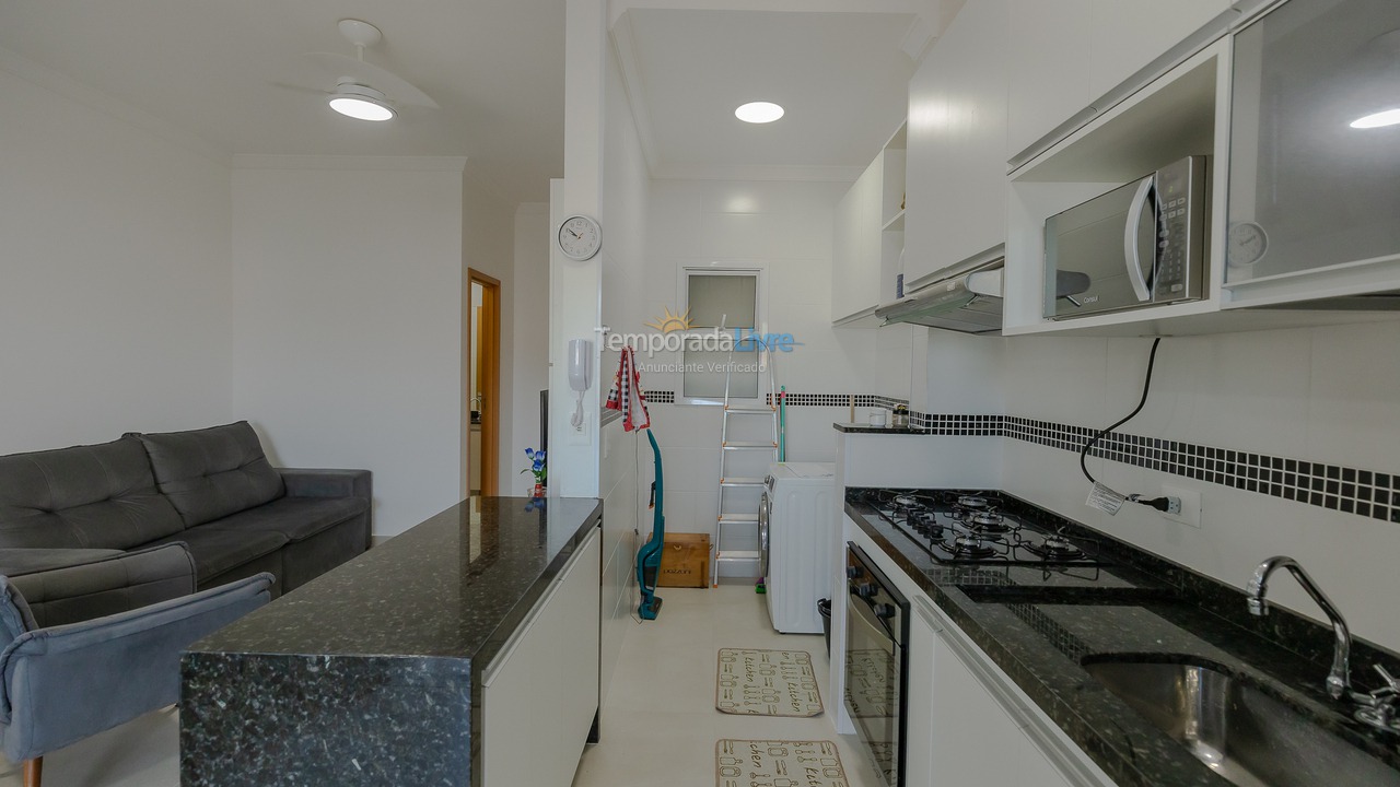 Apartamento para aluguel de temporada em Ubatuba (Praia das Toninhas)