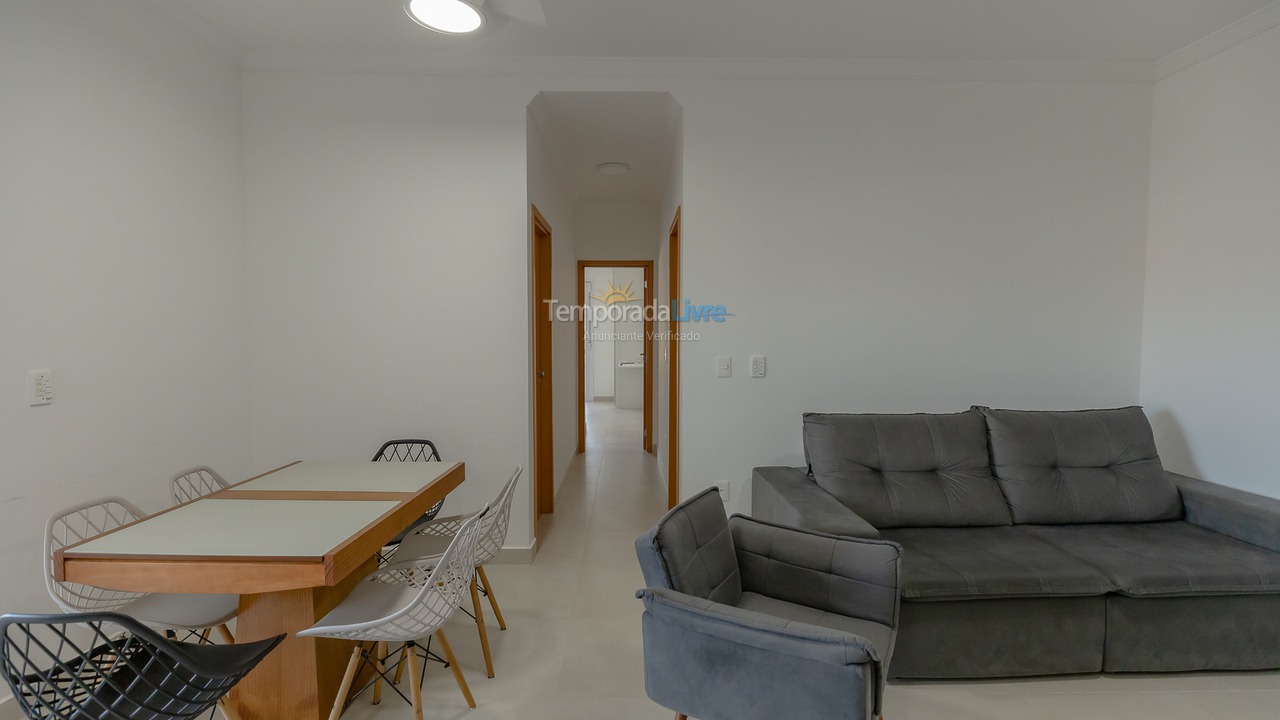 Apartamento para aluguel de temporada em Ubatuba (Praia das Toninhas)