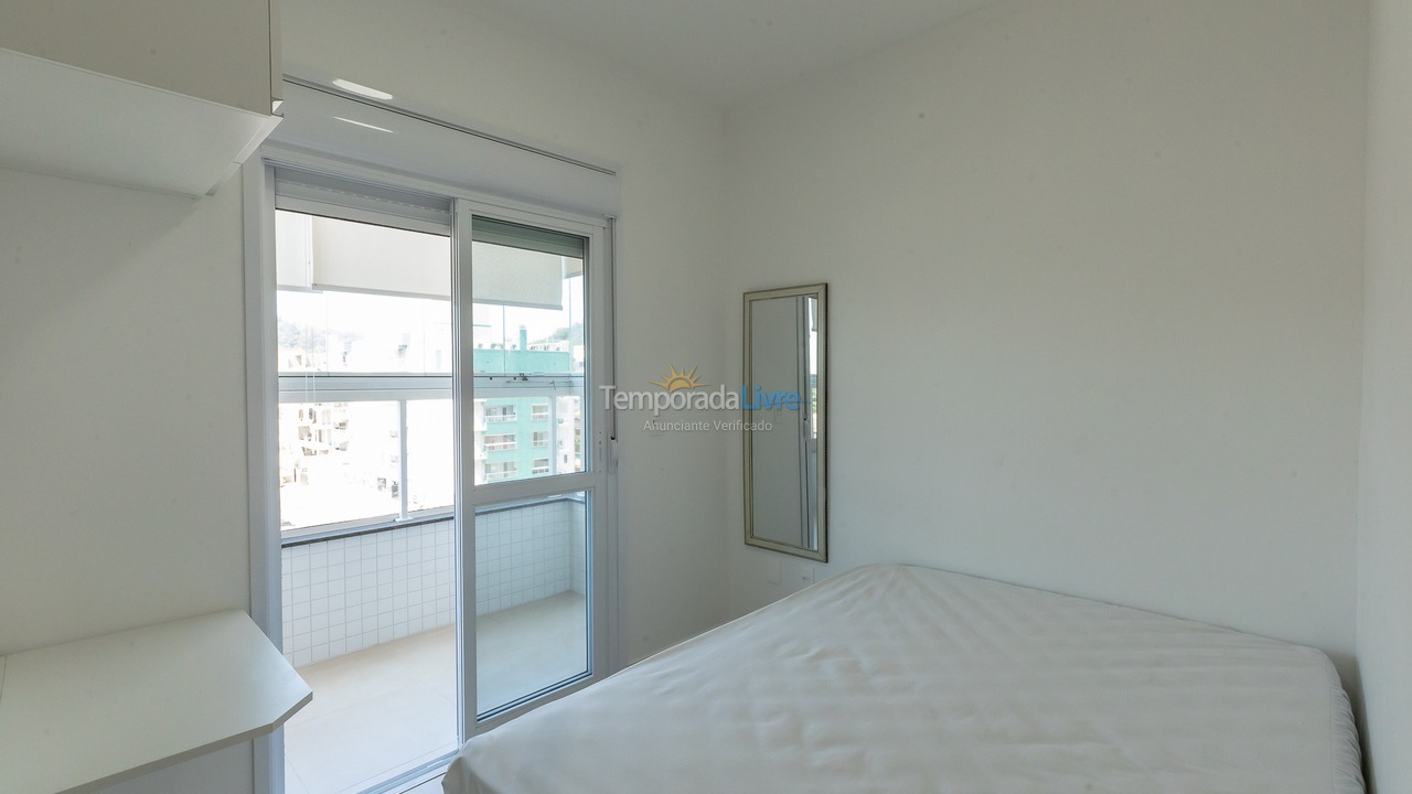 Apartamento para aluguel de temporada em Ubatuba (Praia das Toninhas)