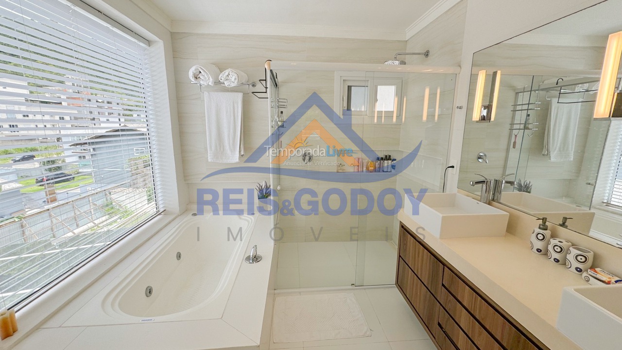 Casa para aluguel de temporada em Florianopolis (Canasvieiras)