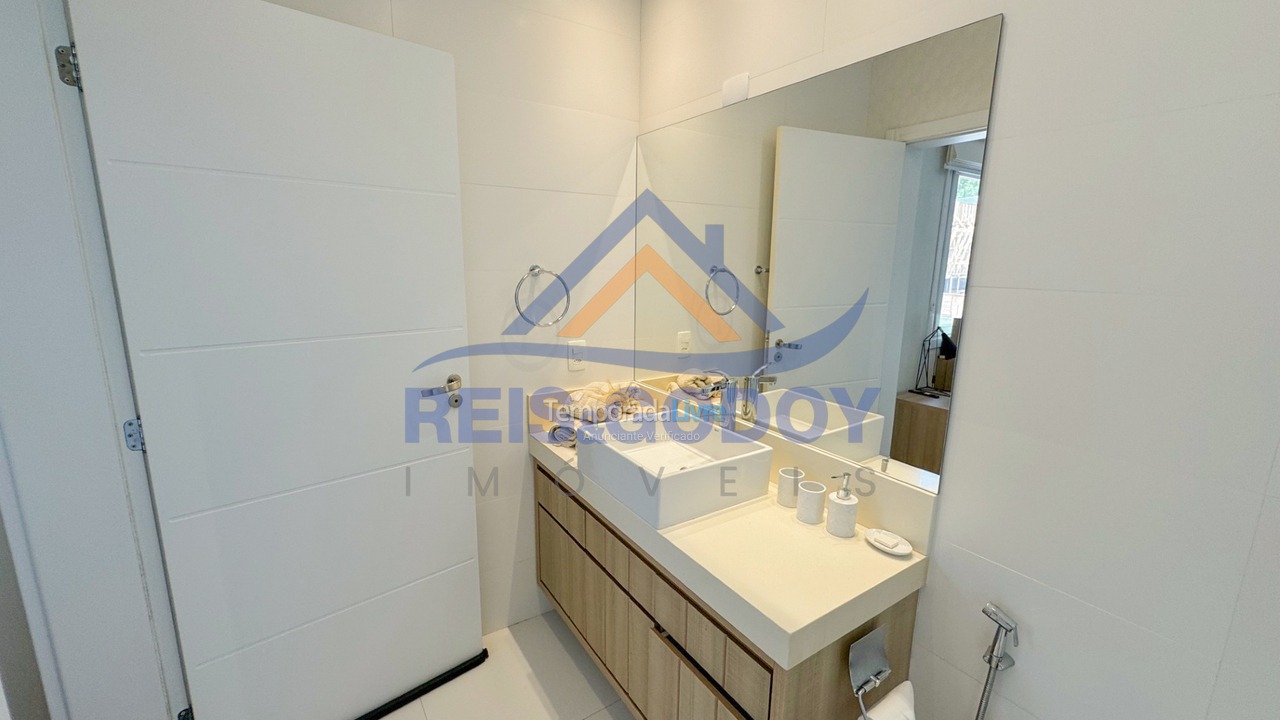 Casa para aluguel de temporada em Florianopolis (Canasvieiras)