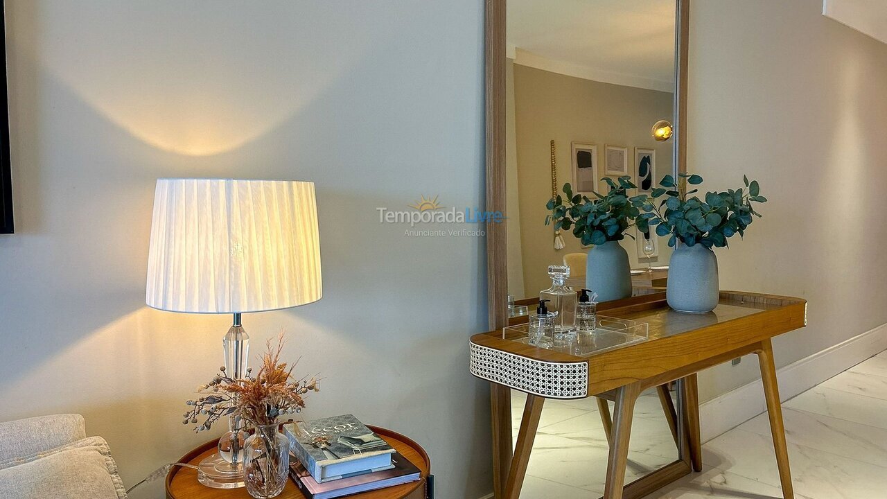 Apartamento para aluguel de temporada em Bombinhas (Praia de Bombas)