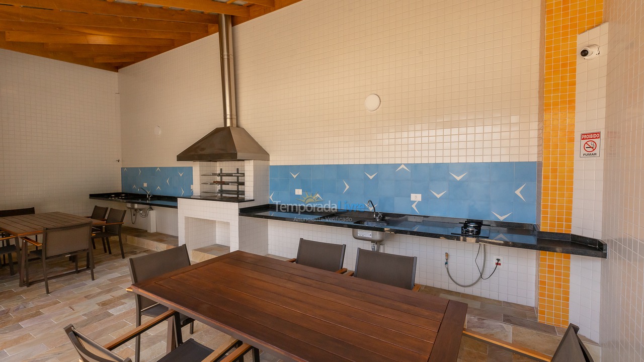 Apartamento para aluguel de temporada em Ubatuba (Praia das Toninhas)