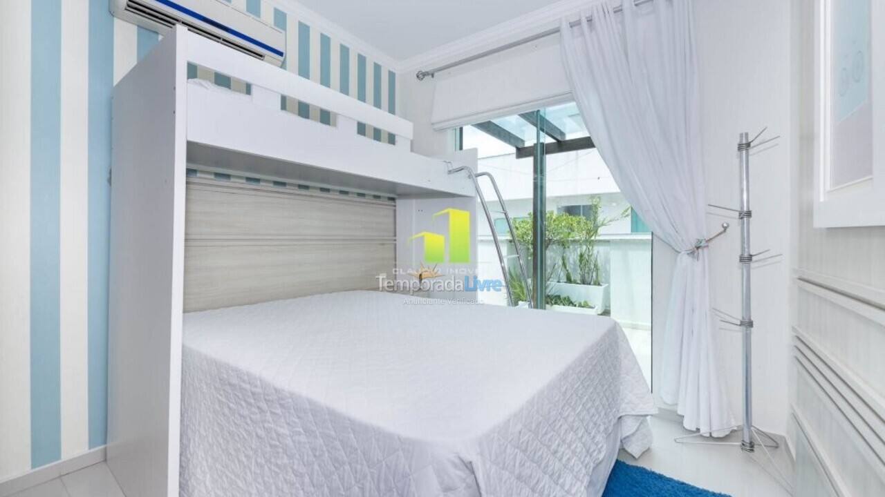 Apartamento para aluguel de temporada em Bombinhas (Praia de Bombas)