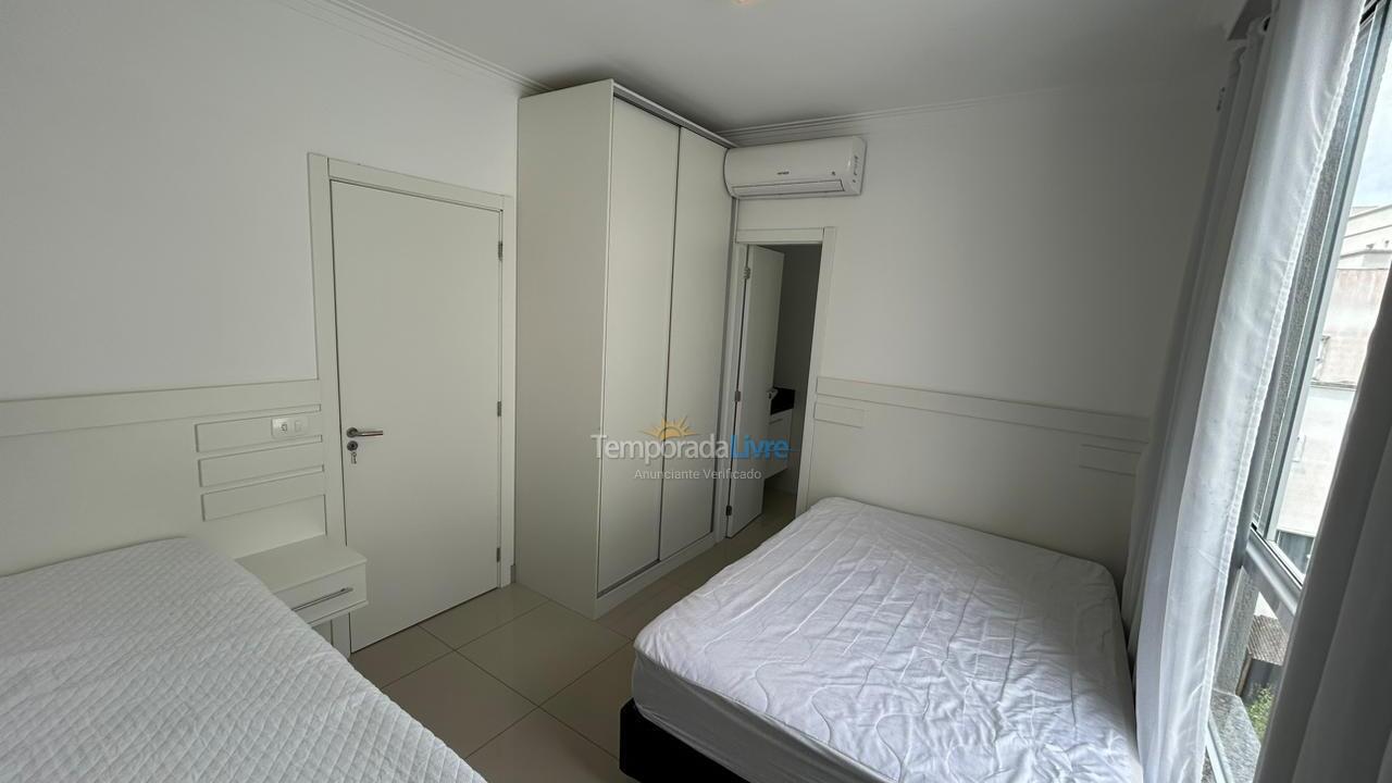 Apartment for vacation rental in Bombinhas (Praia de Bombas)