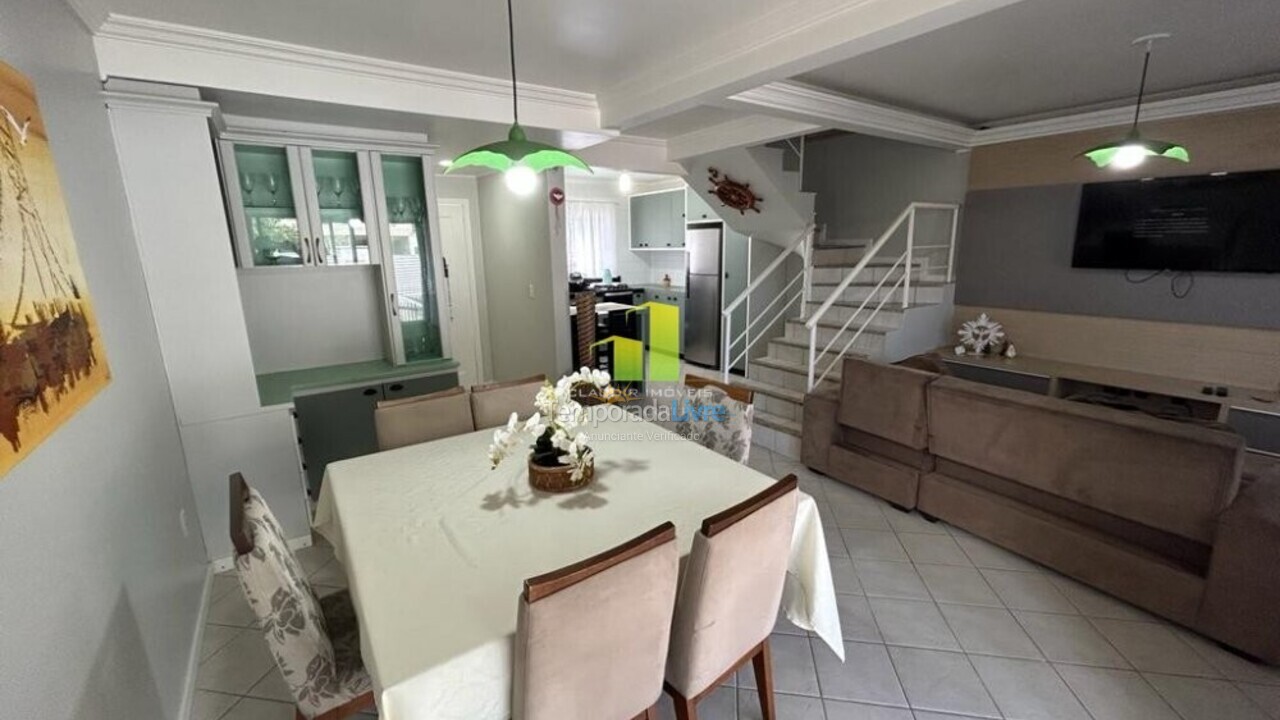 House for vacation rental in Bombinhas (Praia de Bombas)