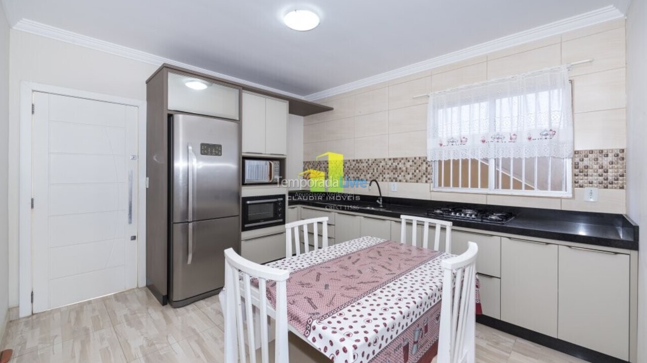 House for vacation rental in Bombinhas (Praia de Bombas)