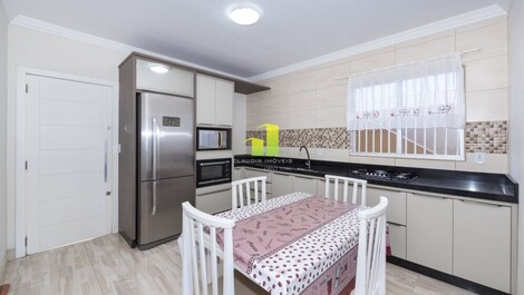Beachfront House in Bombas for 8 people