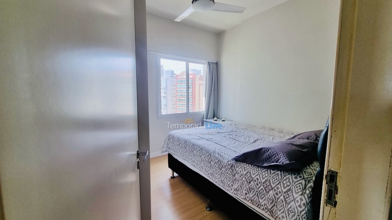 Apartamento para aluguel de temporada em Balneário Camboriú (Praia Central)