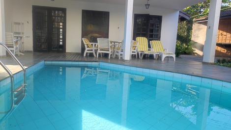House 100 meters from the beach in the Salga condominium