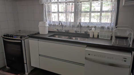 House 100 meters from the beach in the Salga condominium