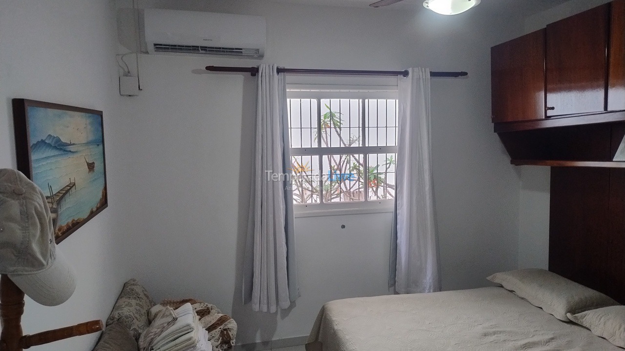 Apartment for vacation rental in Itapema (Meia Praia)