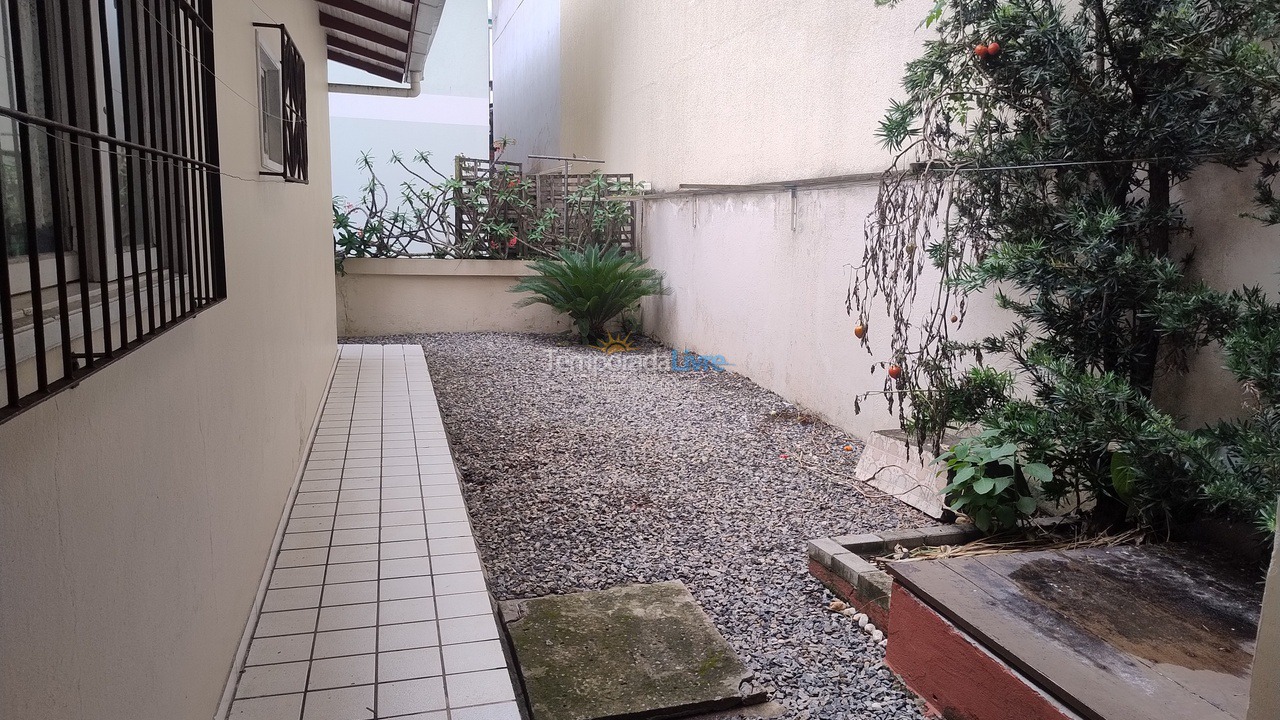 Apartment for vacation rental in Itapema (Meia Praia)