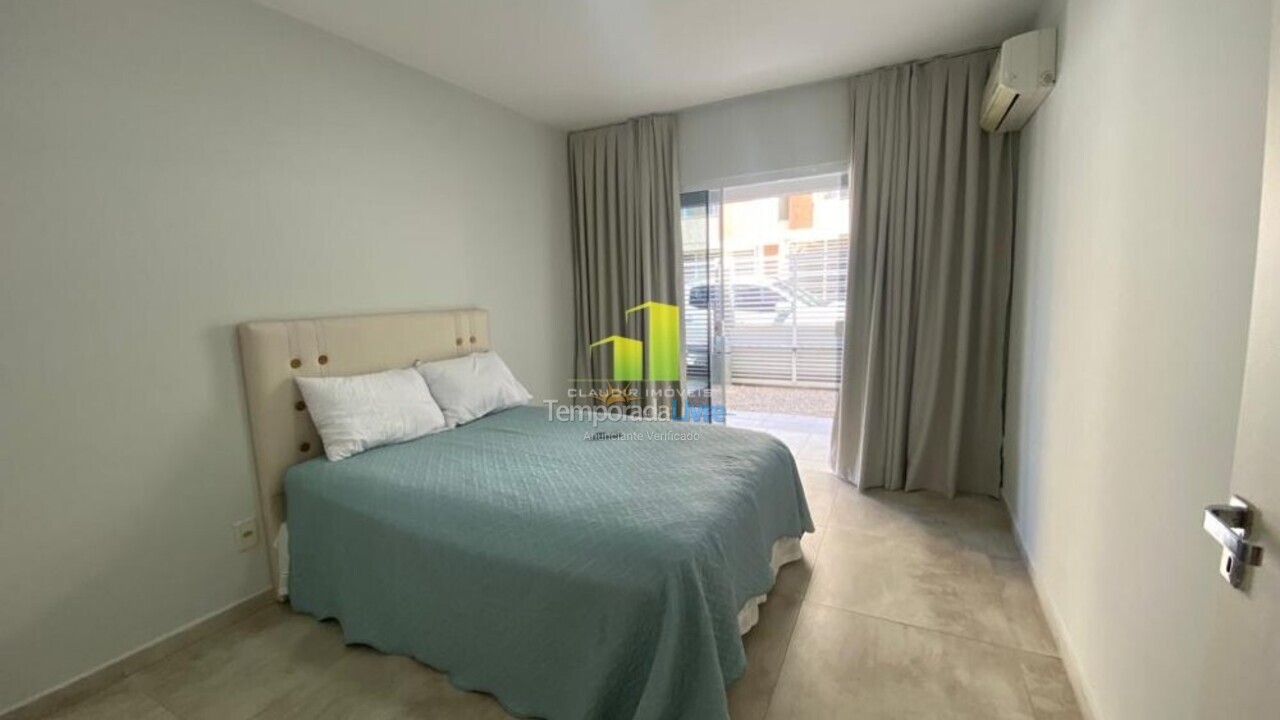 Casa para aluguel de temporada em Bombinhas (Praia de Bombas)