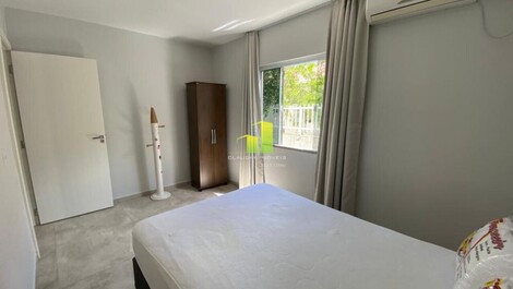 Linda Casa de 4 dormitórios na Praia de Bombas/SC!