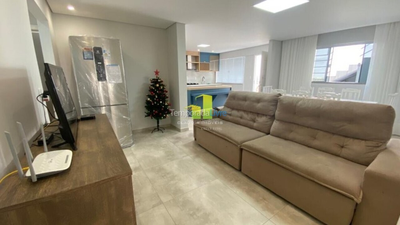 Casa para aluguel de temporada em Bombinhas (Praia de Bombas)