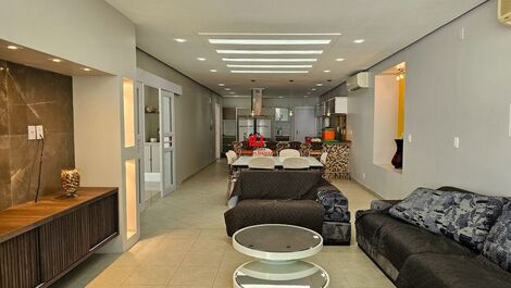 Beautiful house with panoramic views in a prime location in the city