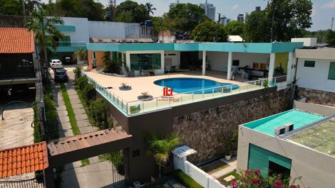 Beautiful house with panoramic views in a prime location in the city