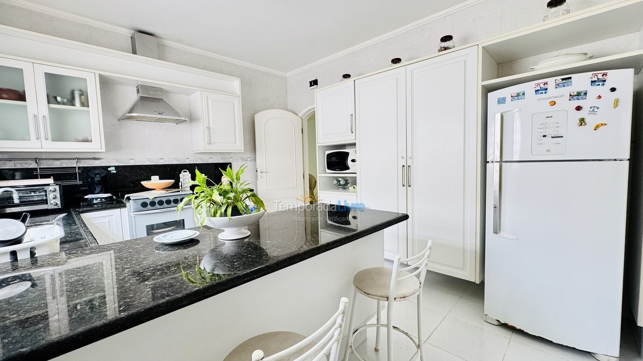 Casa para aluguel de temporada em Guarujá (Praia do Pernambuco)