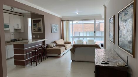 APARTAMENTO DE 4 HABITACIONES FRENTE AL MAR CON VISTA LATERAL