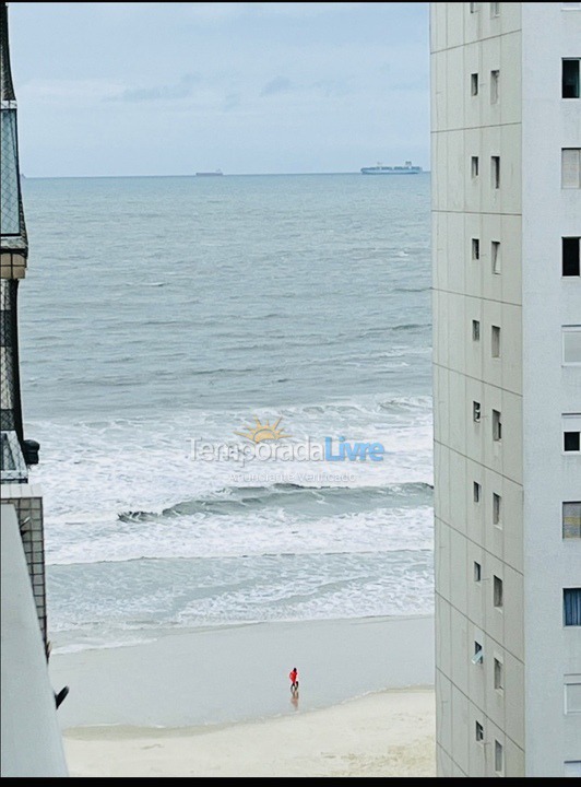 Apartamento para aluguel de temporada em Guarujá (Pitangueiras)