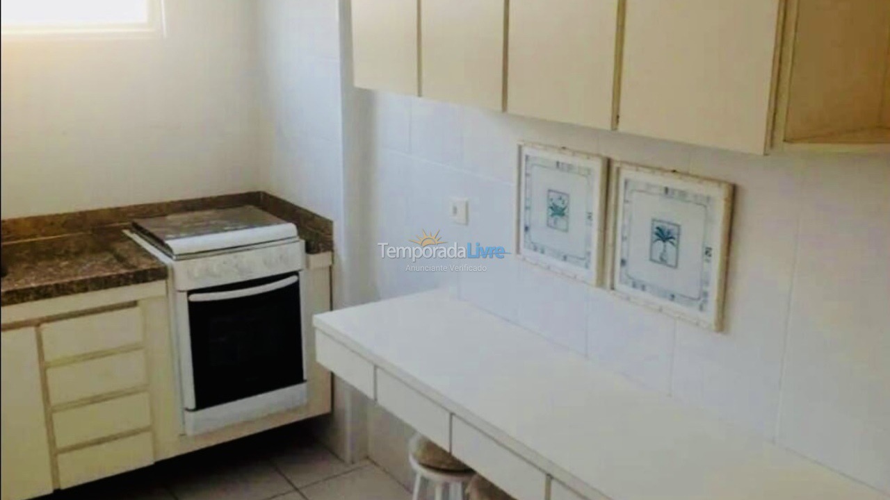 Apartamento para aluguel de temporada em Guarujá (Pitangueiras)