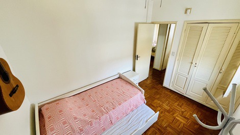 Vista ao Mar Praia Pitangueiras. Serviço de praia. Garagem