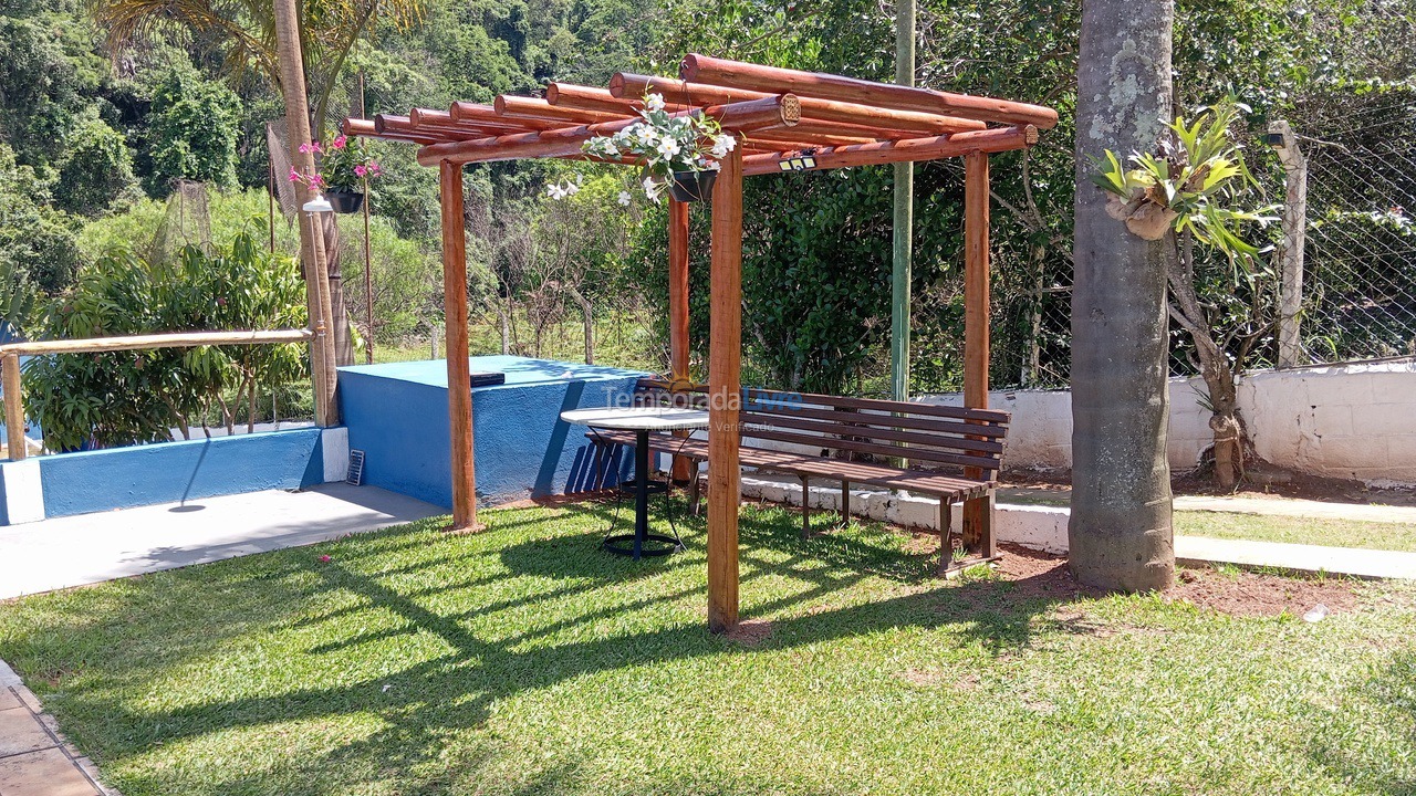 Chácara / sítio para aluguel de temporada em Mairiporã (Estrada Municipal Mairiporã Sp Brasil)