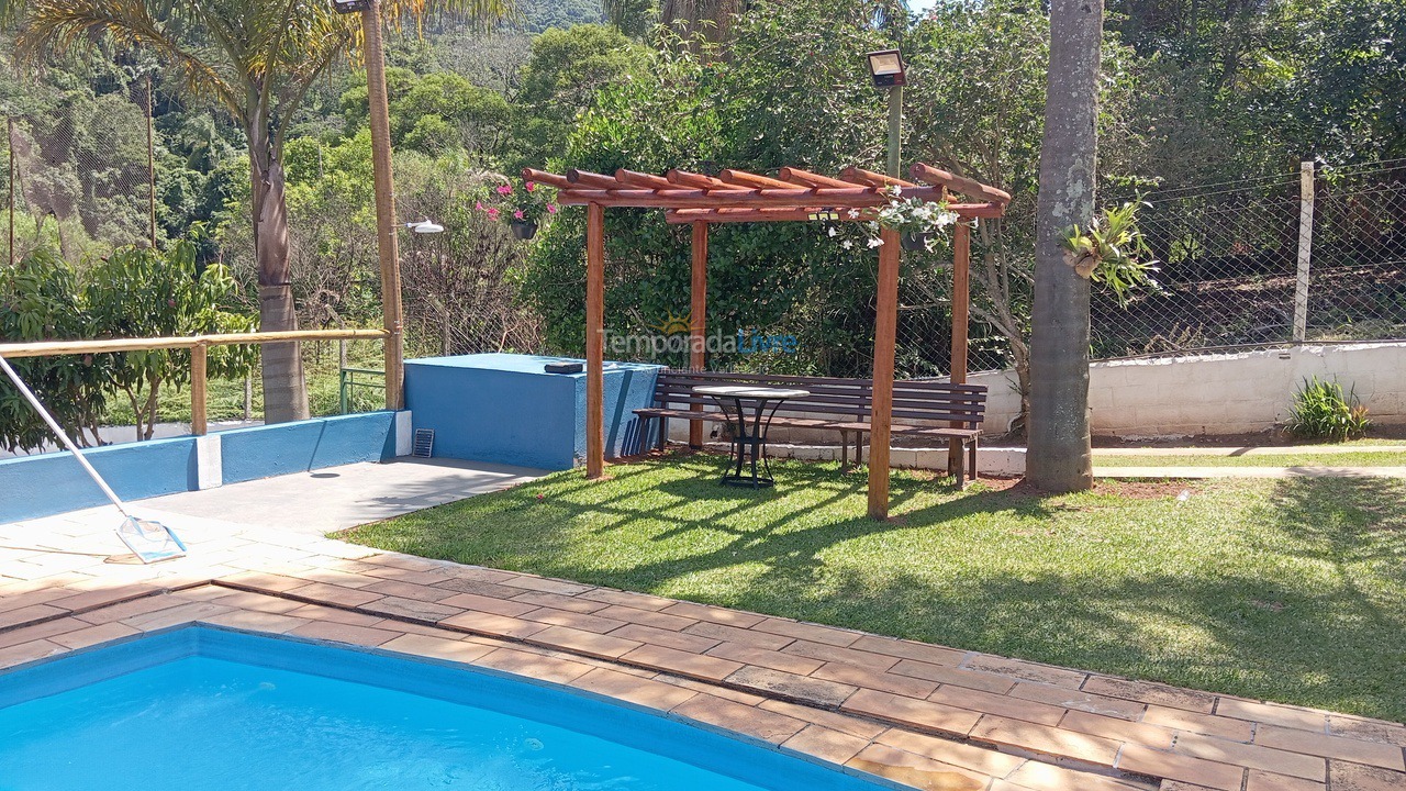 Chácara / sítio para aluguel de temporada em Mairiporã (Estrada Municipal Mairiporã Sp Brasil)