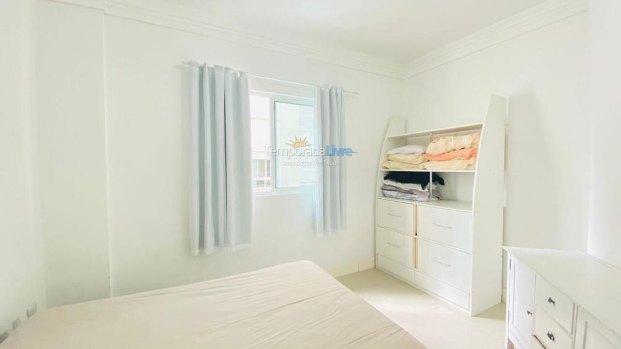 Apartment for vacation rental in Itapema (Meia Praia)