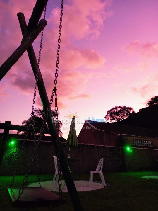 Casa para aluguel de temporada em Caraguatatuba (Praia da Cocanha Massaguaçu)