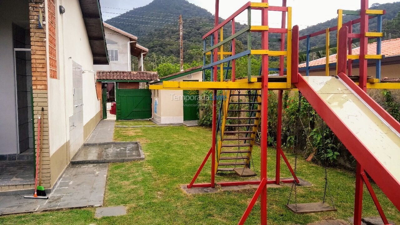 Casa para aluguel de temporada em Caraguatatuba (Praia da Cocanha Massaguaçu)