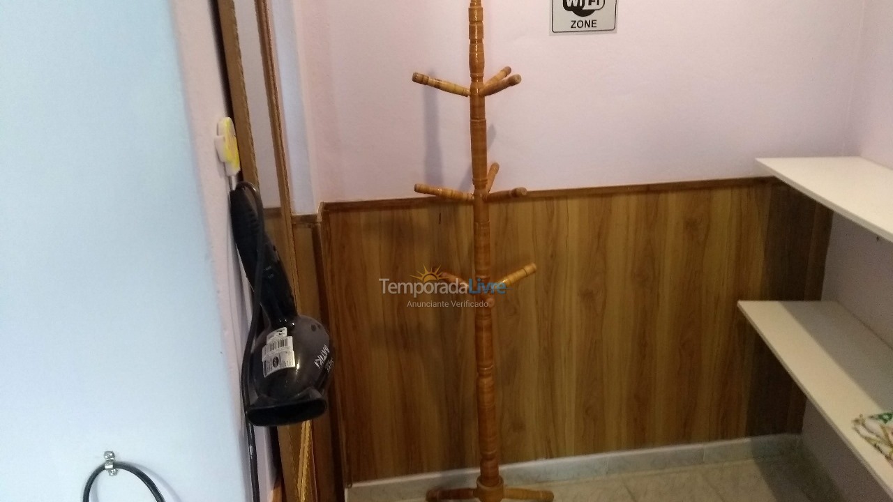 Casa para aluguel de temporada em Caraguatatuba (Praia da Cocanha Massaguaçu)