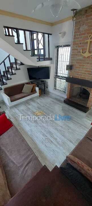 Casa para aluguel de temporada em Bertioga (Praia de Guaratuba)