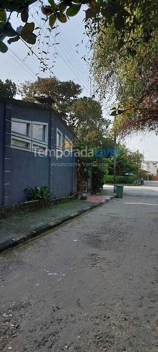 Casa para aluguel de temporada em Bertioga (Praia de Guaratuba)