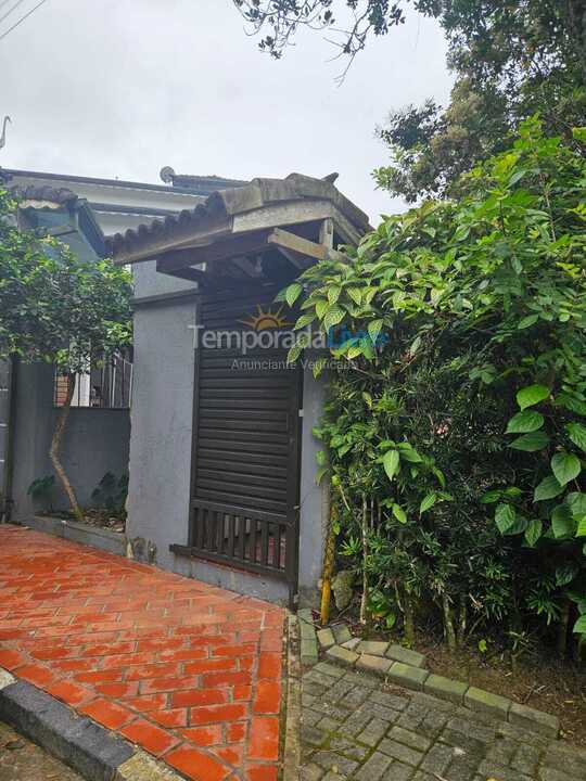 Casa para aluguel de temporada em Bertioga (Praia de Guaratuba)
