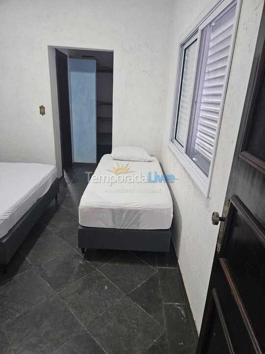 Casa para aluguel de temporada em Bertioga (Praia de Guaratuba)