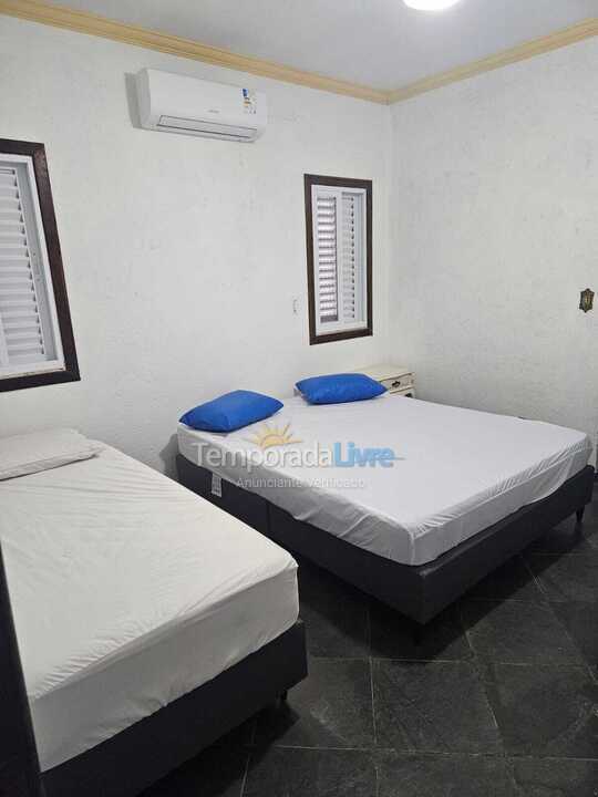 Casa para aluguel de temporada em Bertioga (Praia de Guaratuba)