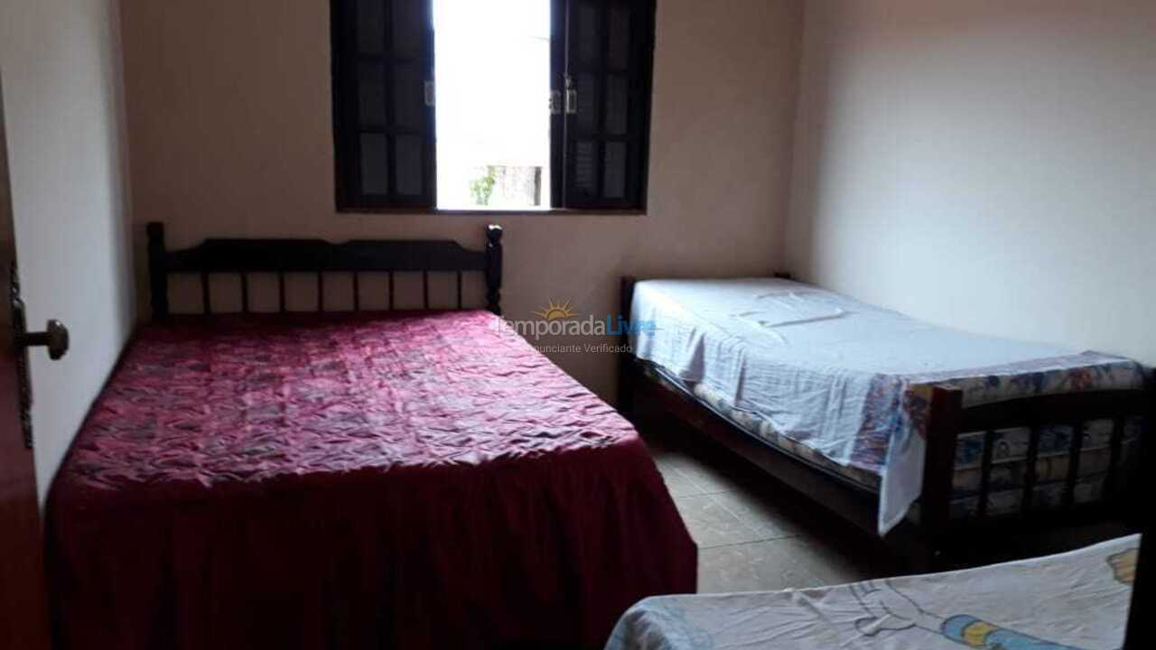 Chácara / sítio para aluguel de temporada em Santa Branca (Jardim Costao do Rio Paraiba)