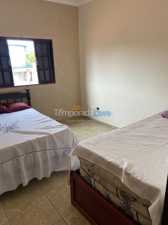 Chácara / sítio para aluguel de temporada em Santa Branca (Jardim Costao do Rio Paraiba)