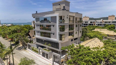 3 Bedroom Duplex with Pool in Canto Grande