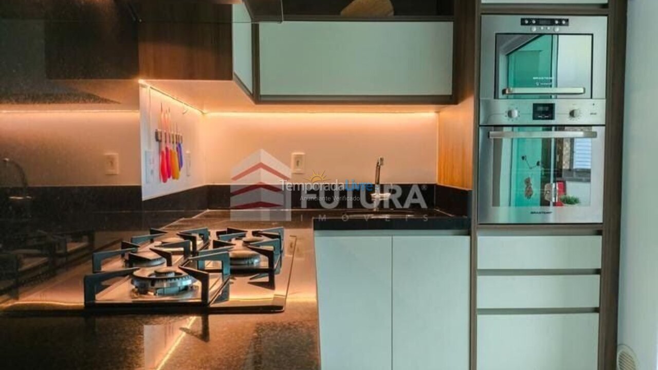 Apartamento para aluguel de temporada em Bombinhas (Praia de Bombas)