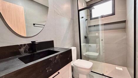 Apartamento de 2 habitaciones con vista al mar.