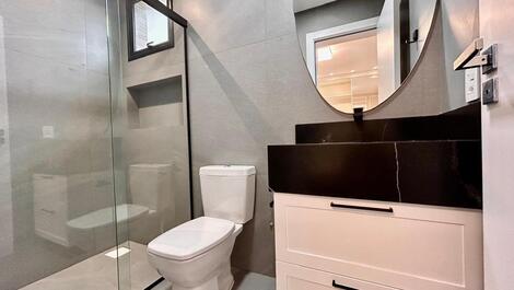 Apartamento de 2 habitaciones con vista al mar.