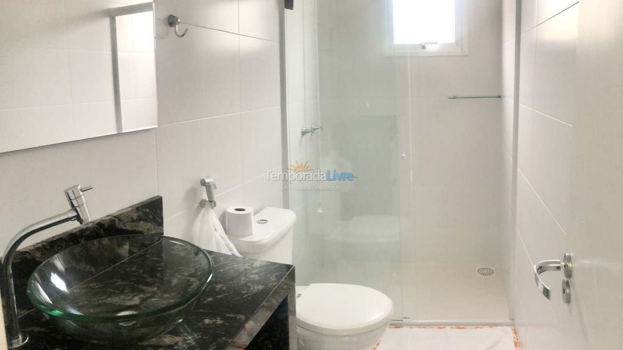 Apartamento para aluguel de temporada em Governador Celso Ramos (Praia de Palmas)